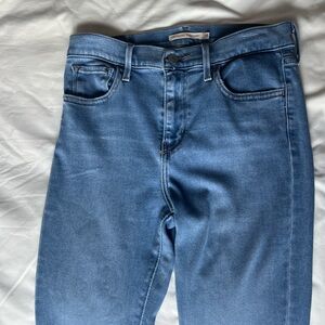 levi’s high rise super skinny jeans, gently used size 28!👖#levis #skinny #jeans